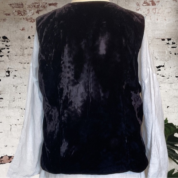 $10$ add on CHRISTIE&JILL,crushed velvet,4 button,lined vest,dark black/purple - Picture 3 of 11
